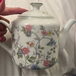 Andrea By Sadek Teapot With Lid. Corona Print With Green Trim - Made In Japan